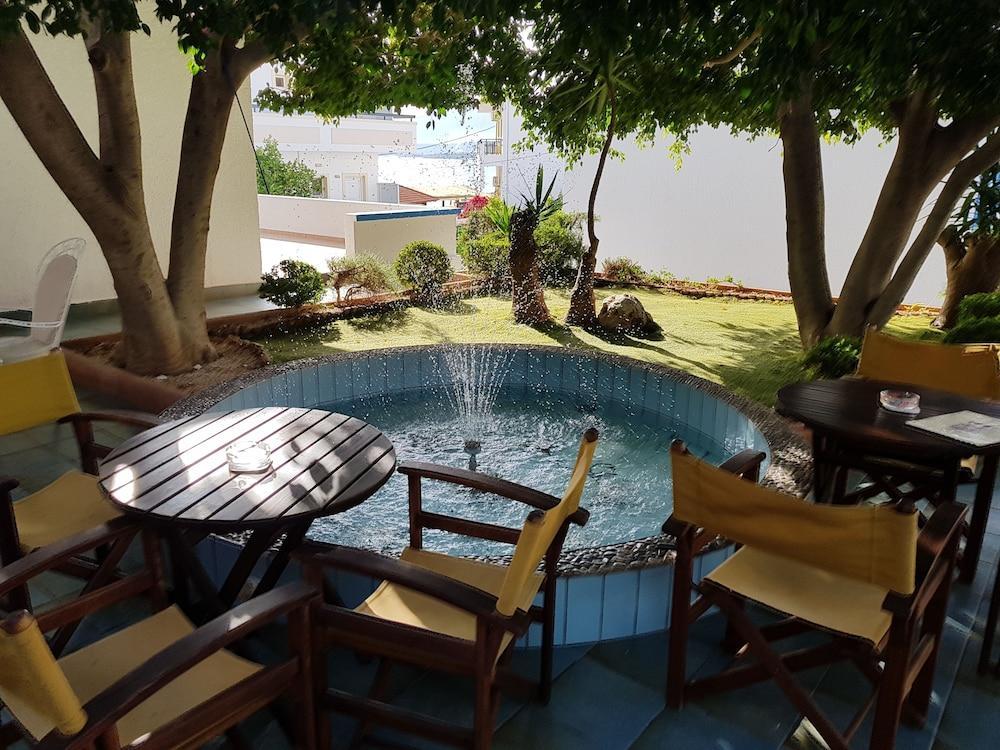 Amazones Villas Apartments Hersonissos  Eksteriør billede